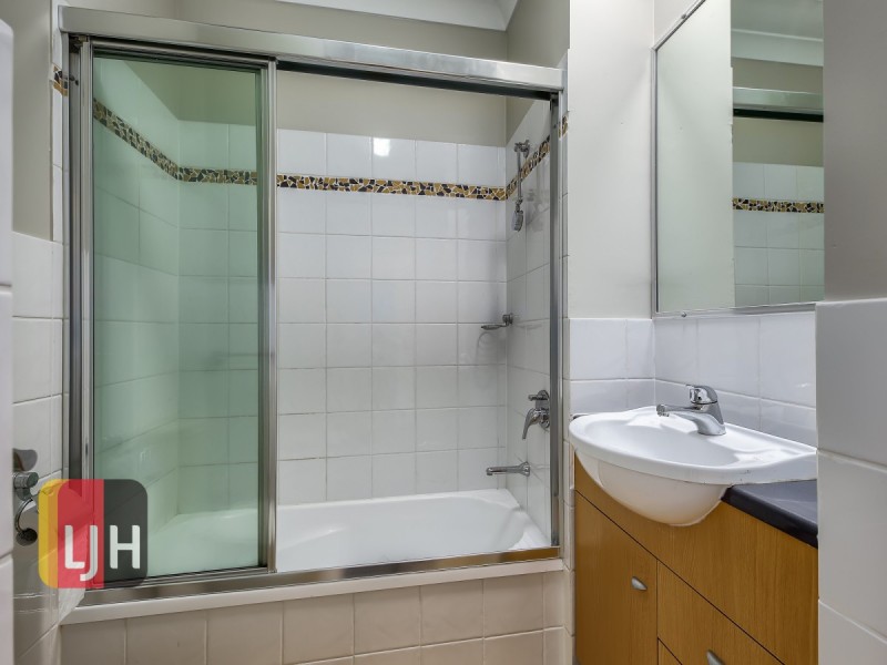 2/63 Barron Street, Gordon Park QLD 4031