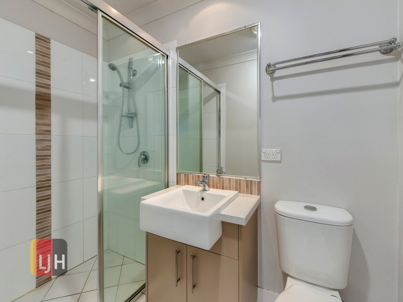 2/17 Gordon Parade, Everton Park QLD 4053