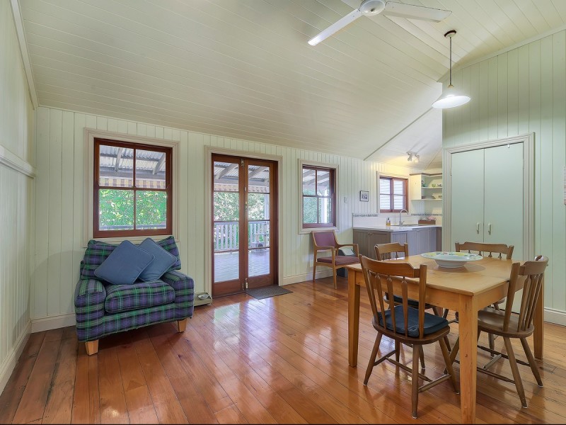 11 Palm Avenue, Sandgate QLD 4017