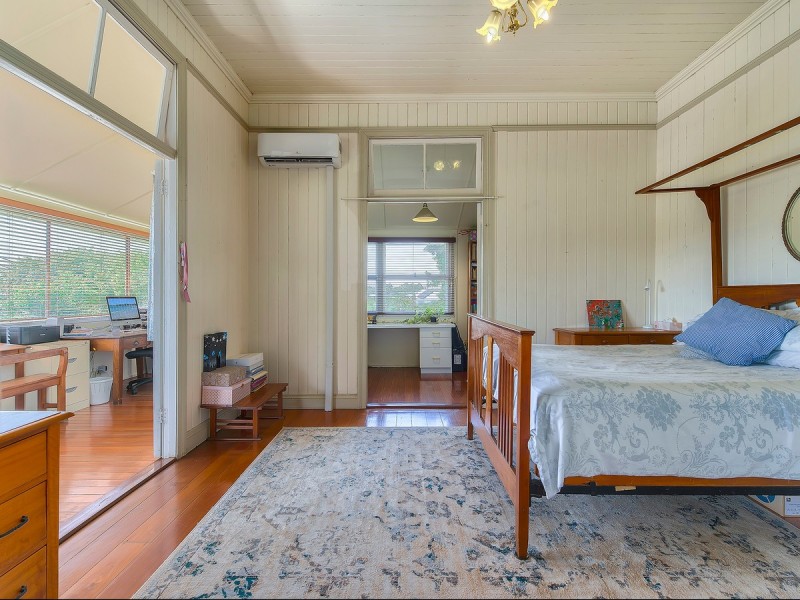 11 Palm Avenue, Sandgate QLD 4017