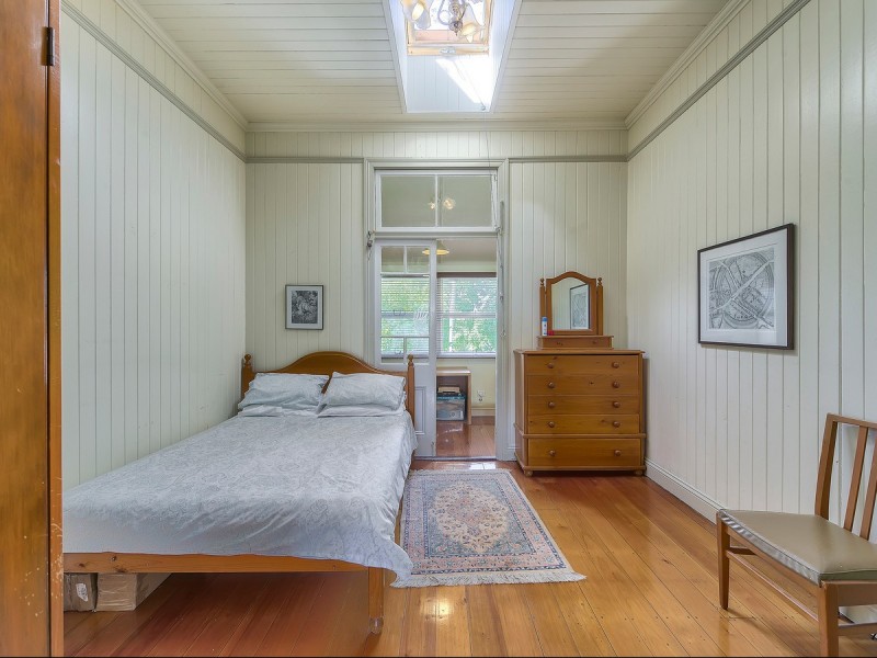 11 Palm Avenue, Sandgate QLD 4017