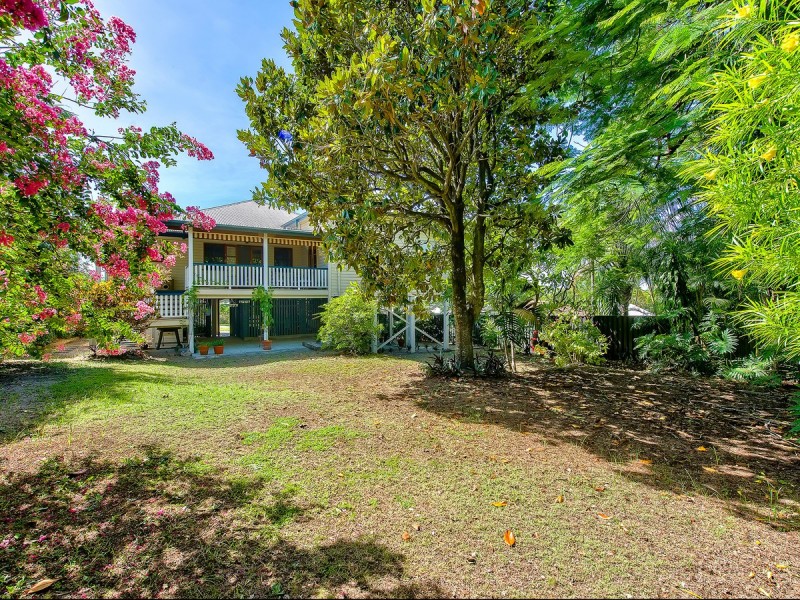 11 Palm Avenue, Sandgate QLD 4017