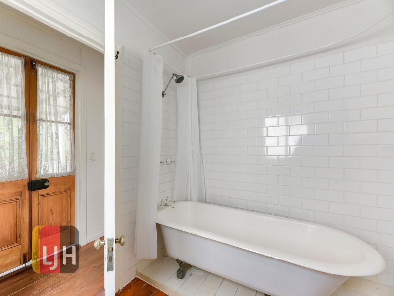 16 Federal Street, Red Hill QLD 4059