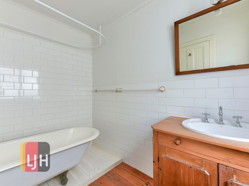 16 Federal Street, Red Hill QLD 4059