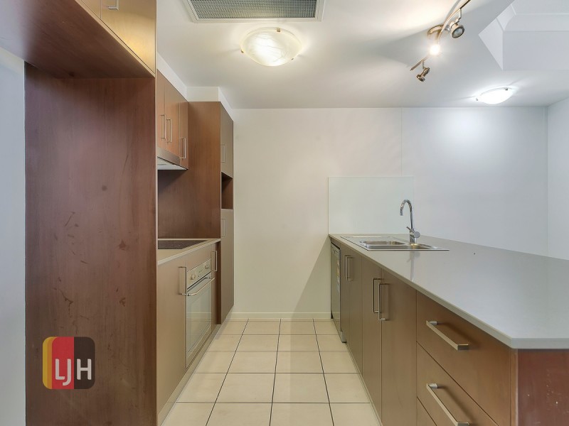 28/51 Playfield Street, Chermside QLD 4032