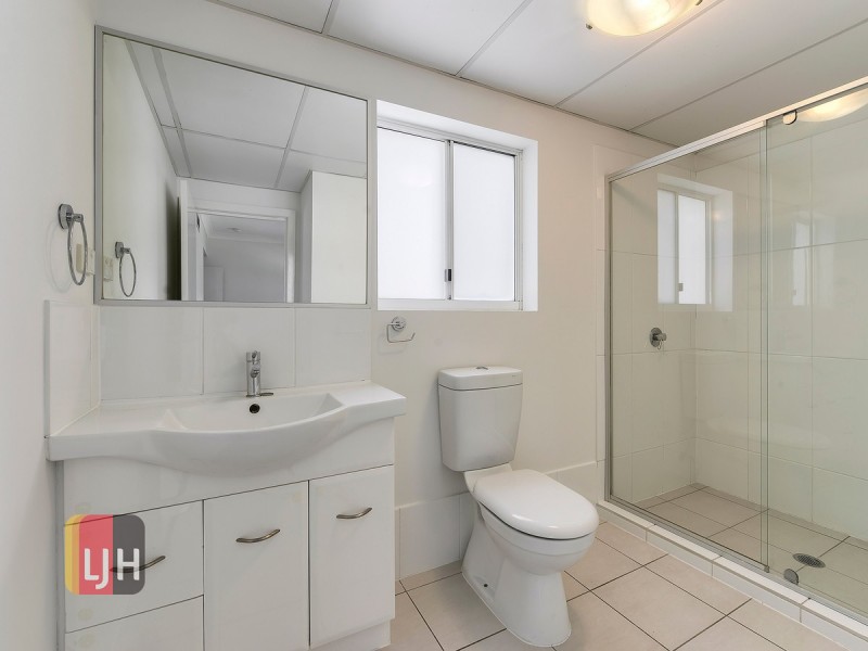 28/51 Playfield Street, Chermside QLD 4032