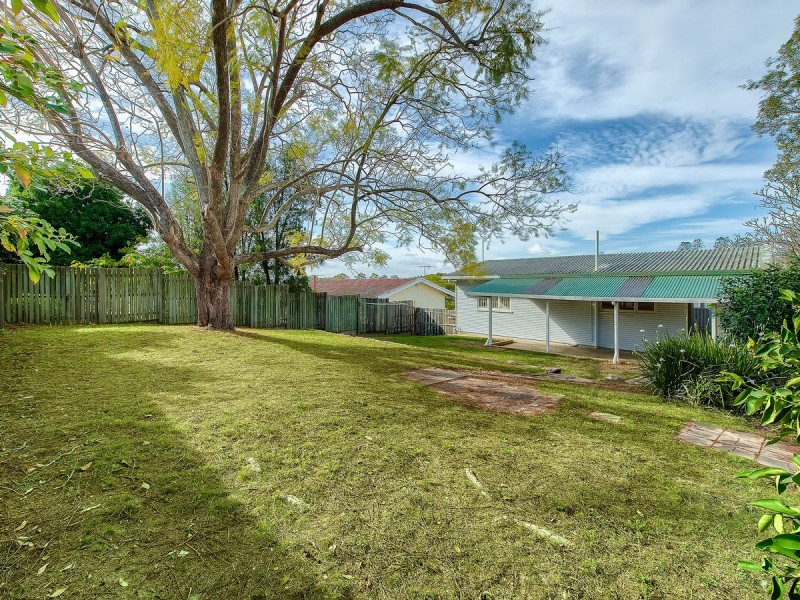 17 Quill Street, Stafford Heights QLD 4053