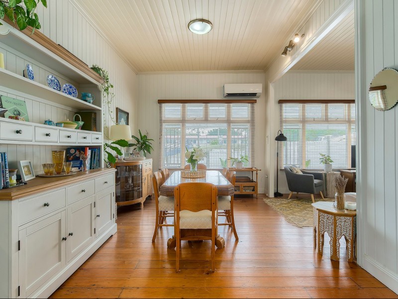 224 Kitchener Road, Stafford Heights QLD 4053