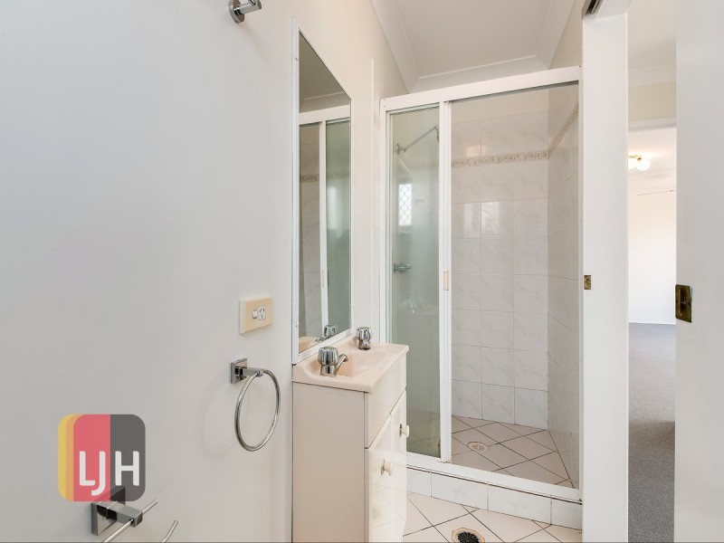 22 Eddowes Street, Kedron QLD 4031