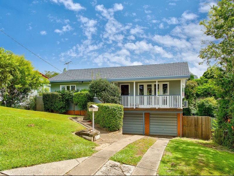 10 Dalkeith Street, Chermside West QLD 4032