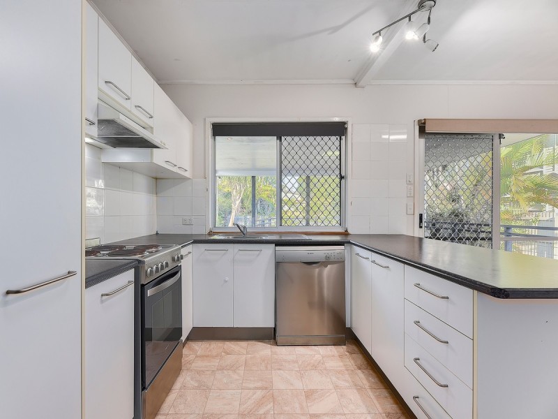 25 Farrant Street, Stafford Heights QLD 4053