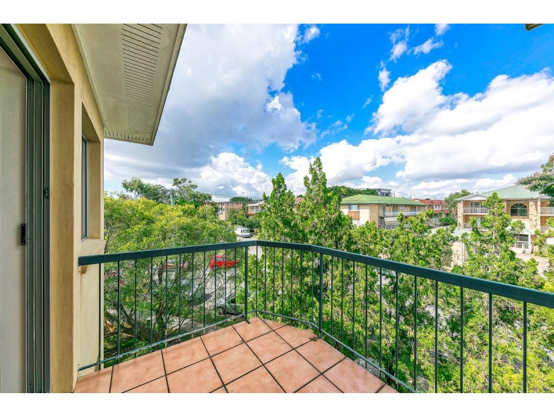 6/77 Farnell Street, Chermside QLD 4032