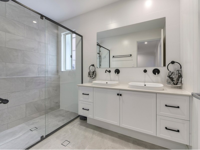 83 Scott Street, Stafford Heights QLD 4053