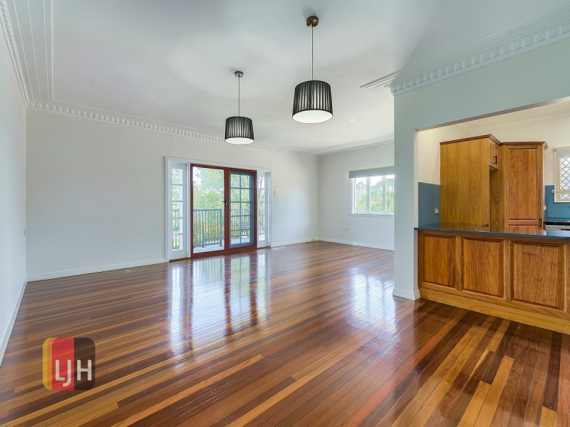 32 Watcombe Street, Wavell Heights QLD 4012