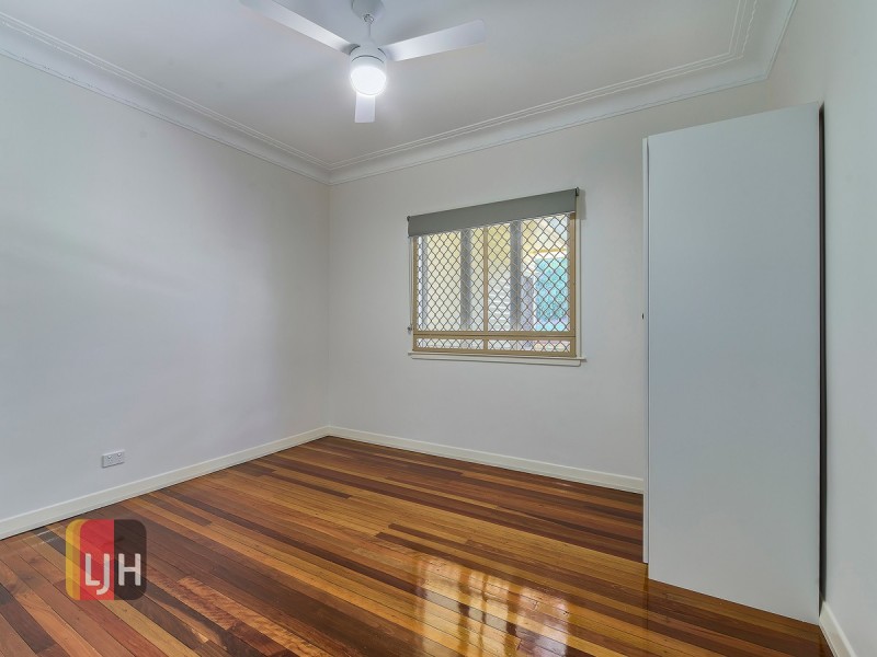 32 Watcombe Street, Wavell Heights QLD 4012