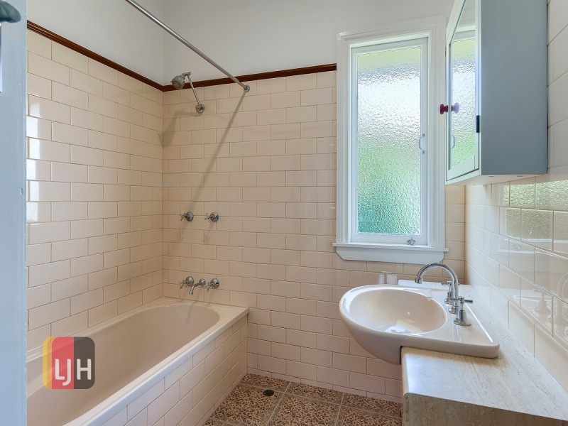 32 Watcombe Street, Wavell Heights QLD 4012