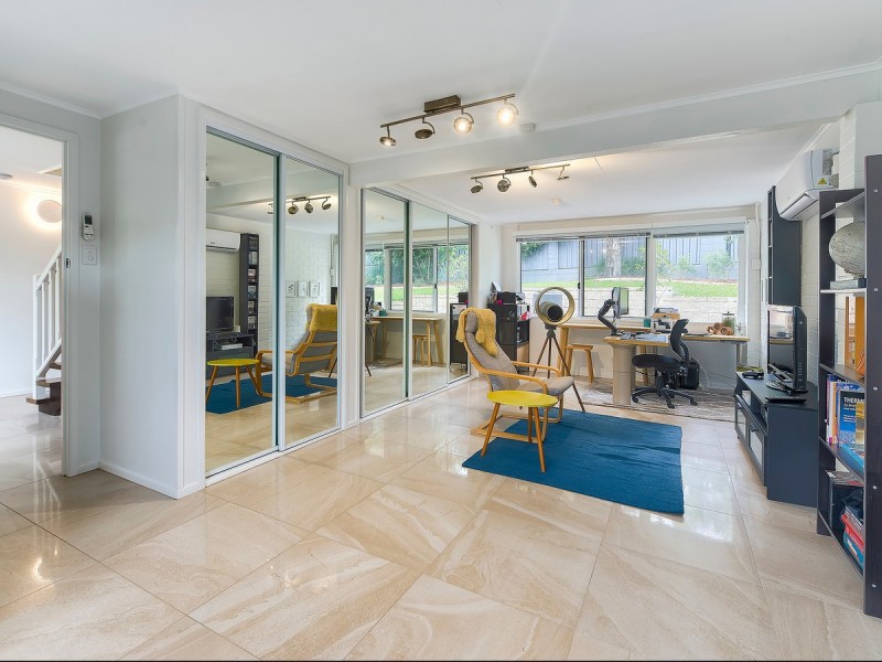 1 Redgrave Street, Stafford Heights QLD 4053