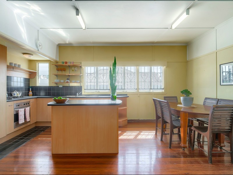 10 Kidgell Street, Stafford QLD 4053