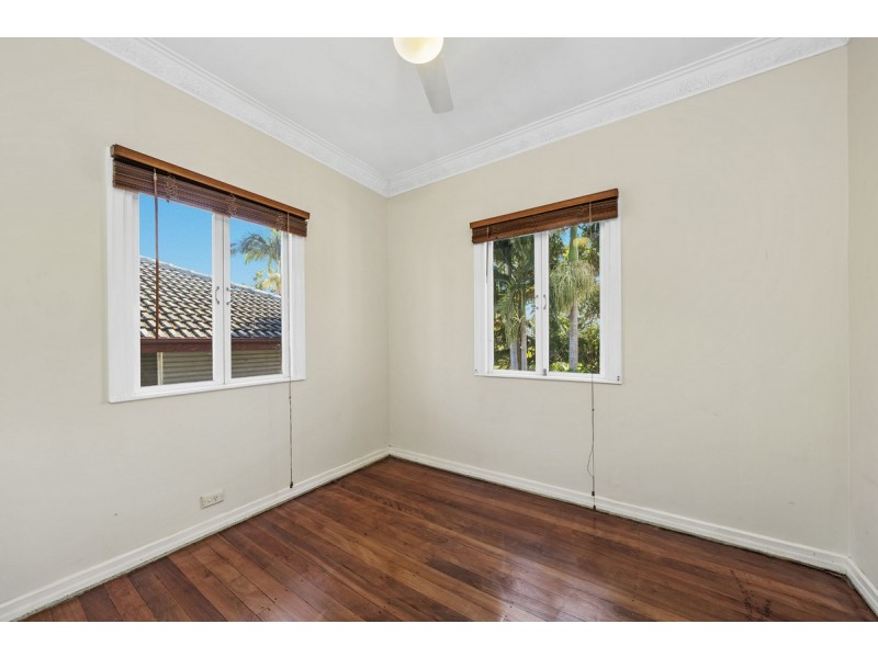 15 Pangeza Street, Stafford Heights QLD 4053