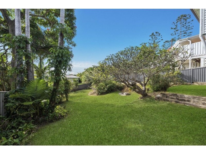 15 Pangeza Street, Stafford Heights QLD 4053