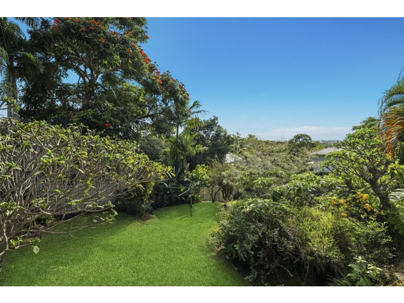 15 Pangeza Street, Stafford Heights QLD 4053