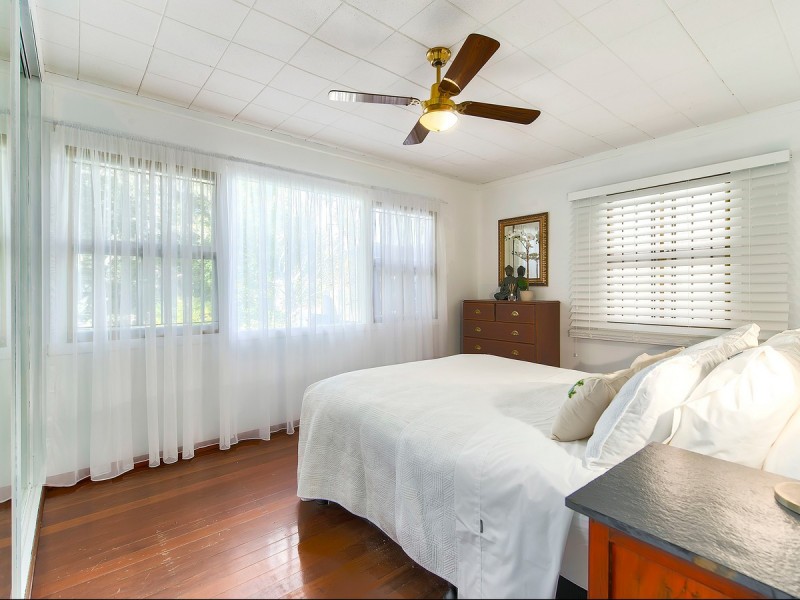 307 Kitchener Road, Stafford Heights QLD 4053