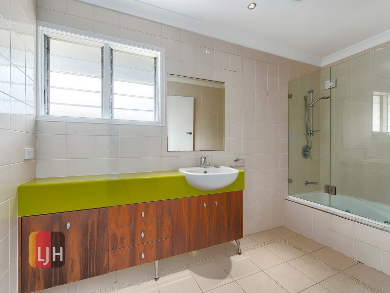 20 Burbank Street, Stafford Heights QLD 4053