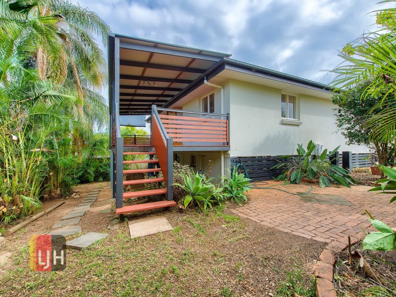 20 Burbank Street, Stafford Heights QLD 4053