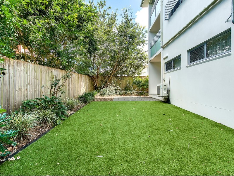 2/10 Dunkirk Street, Gaythorne QLD 4051