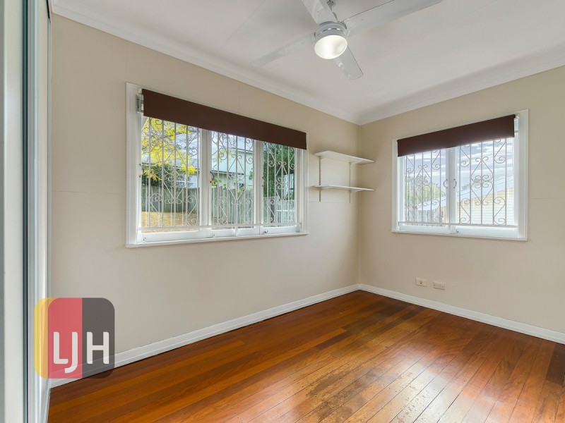 17 Quill Street, Stafford Heights QLD 4053