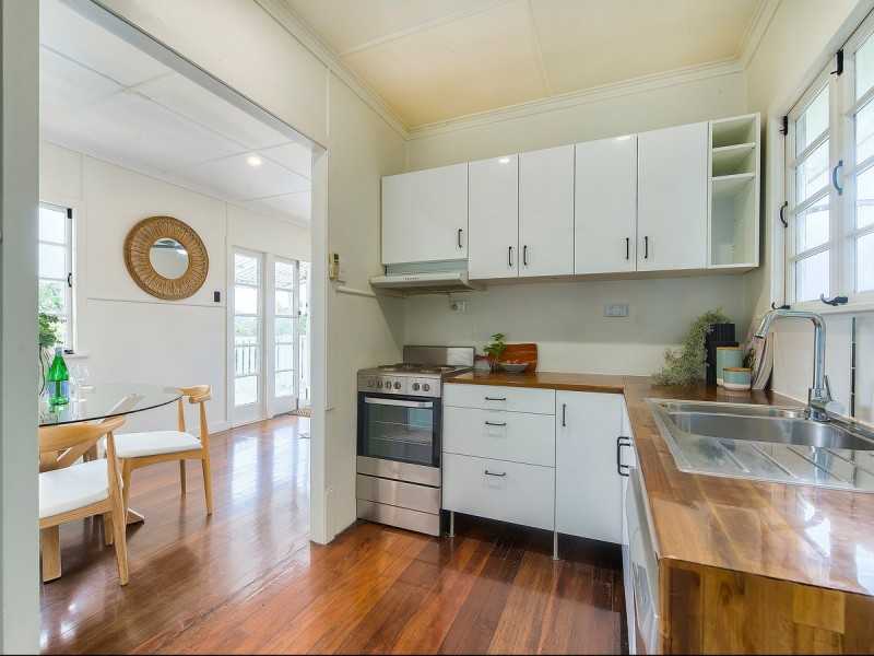 14 Koolewong Street, Stafford Heights QLD 4053