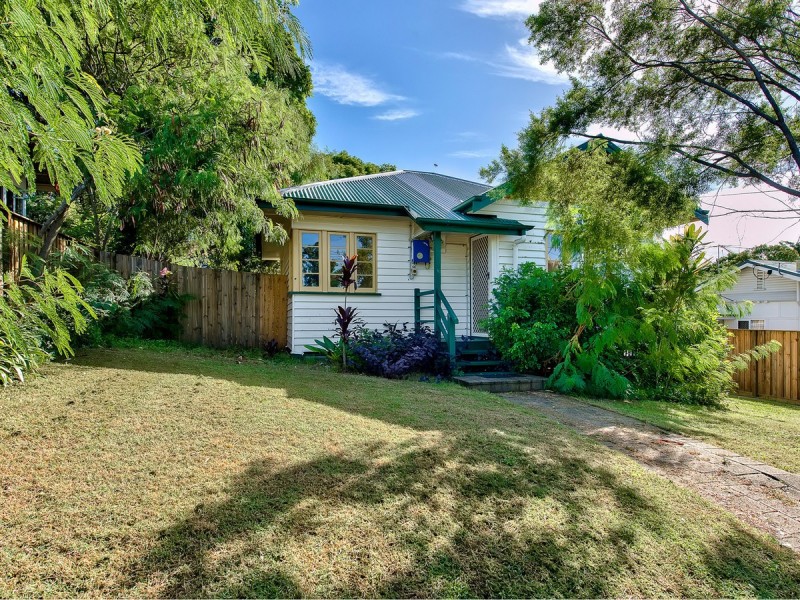 44 Dorrigo Street, Stafford Heights QLD 4053