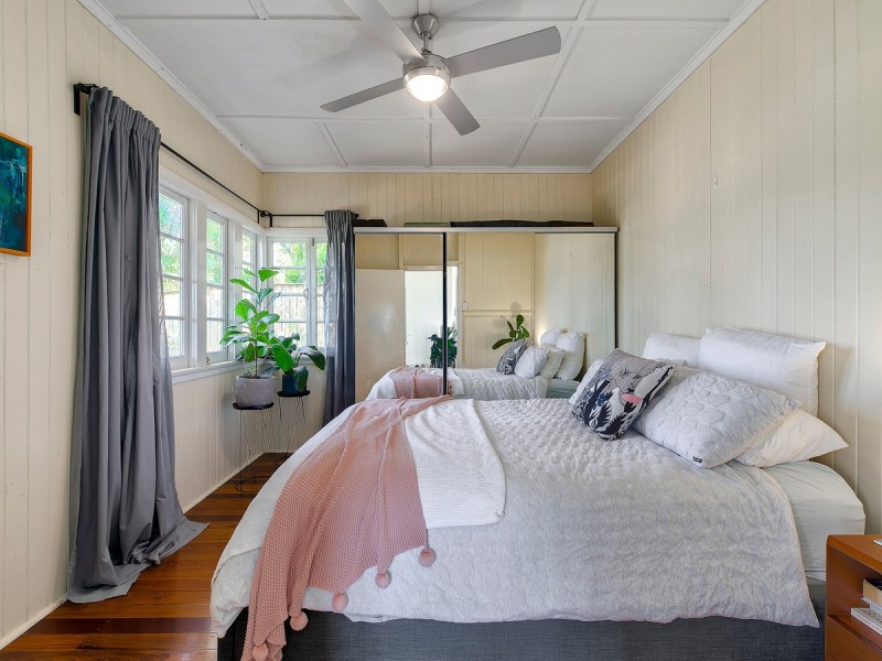 44 Dorrigo Street, Stafford Heights QLD 4053