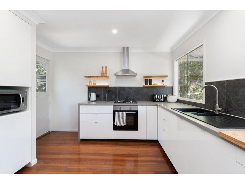 22 Parnoolar Crescent, Ferny Hills QLD 4055