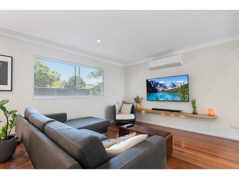 22 Parnoolar Crescent, Ferny Hills QLD 4055