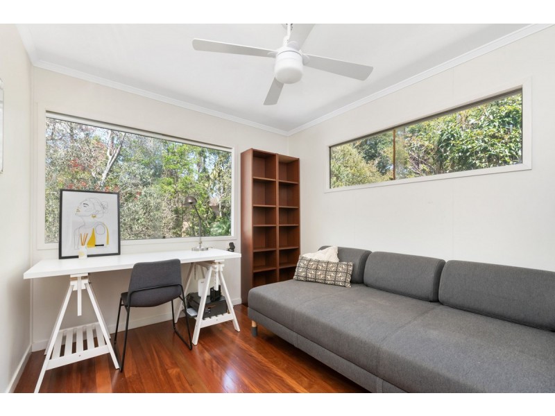 22 Parnoolar Crescent, Ferny Hills QLD 4055