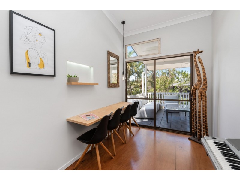 22 Parnoolar Crescent, Ferny Hills QLD 4055