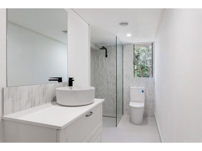 22 Parnoolar Crescent, Ferny Hills QLD 4055