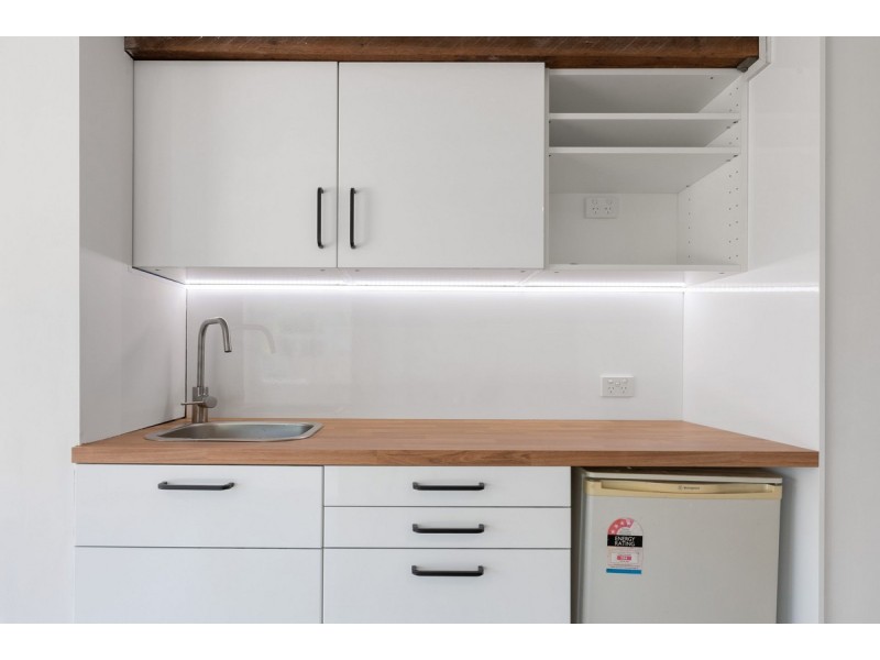 22 Parnoolar Crescent, Ferny Hills QLD 4055