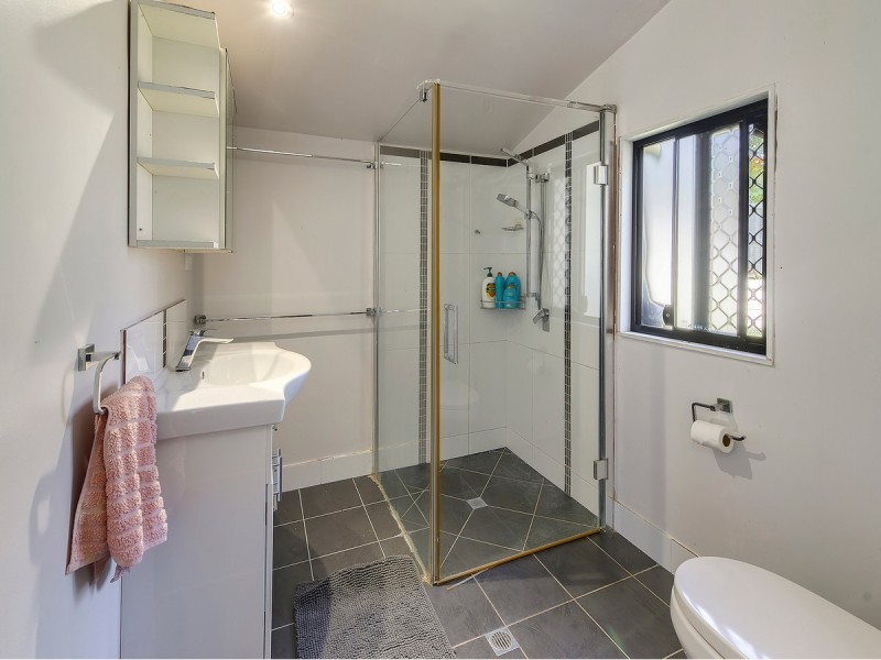 50 Jarvis Street, Stafford Heights QLD 4053