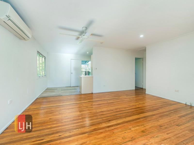 15 Camelia Avenue, Everton Hills QLD 4053