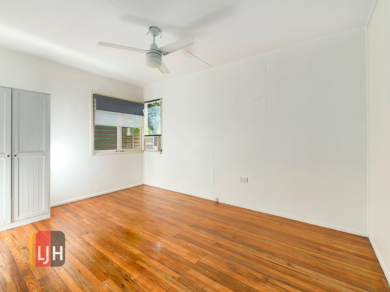 15 Camelia Avenue, Everton Hills QLD 4053