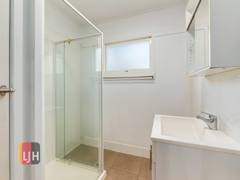 15 Camelia Avenue, Everton Hills QLD 4053