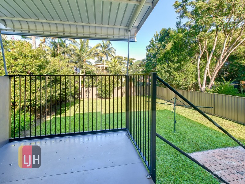 15 Camelia Avenue, Everton Hills QLD 4053