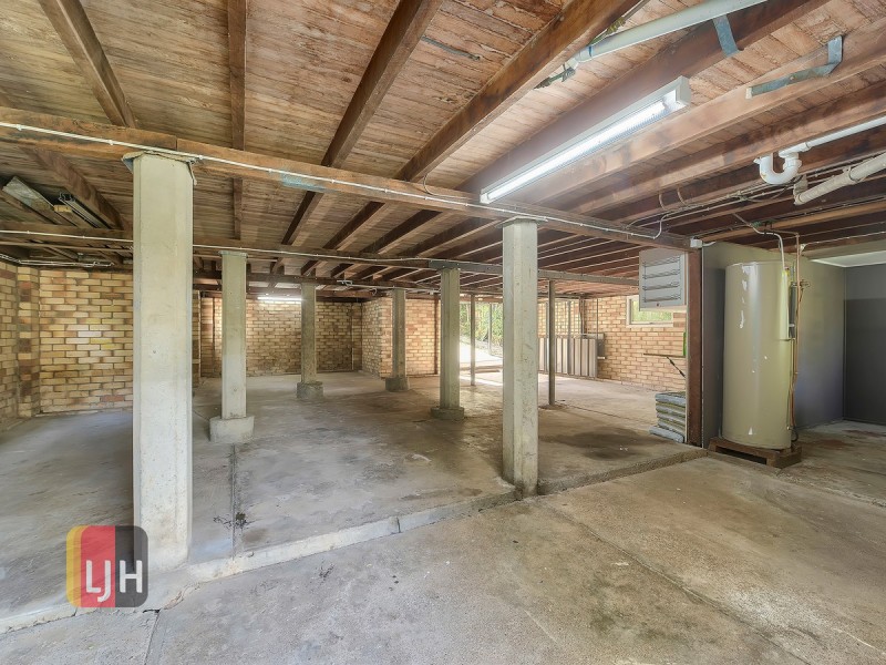 15 Camelia Avenue, Everton Hills QLD 4053