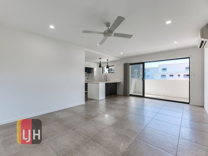 2/11 University Street, Mitchelton QLD 4053