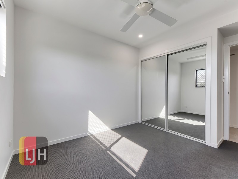 2/11 University Street, Mitchelton QLD 4053