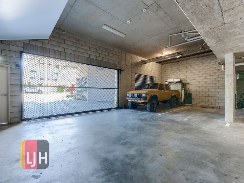 2/11 University Street, Mitchelton QLD 4053