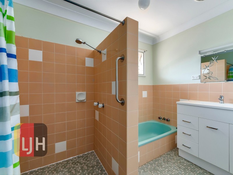 No. 41 Braidwood Street, Everton Park QLD 4053