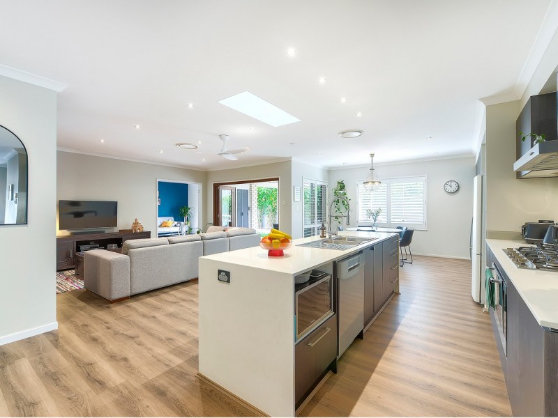 15 Atrium Way, Everton Hills QLD 4053